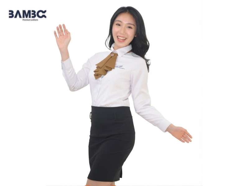 May áo sơ mi nữ cần chú trọng chất liệu, nơ xếp tầng, phom dáng, đường may và vị trí logo