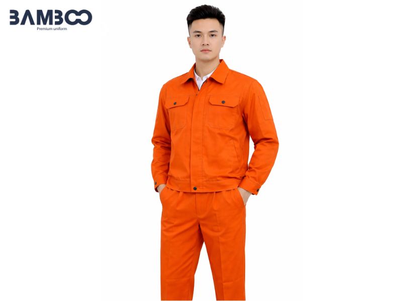 May áo bảo hộ điện lực cần chọn vải chống cháy, màu cam chuẩn, may chắc và có phản quang