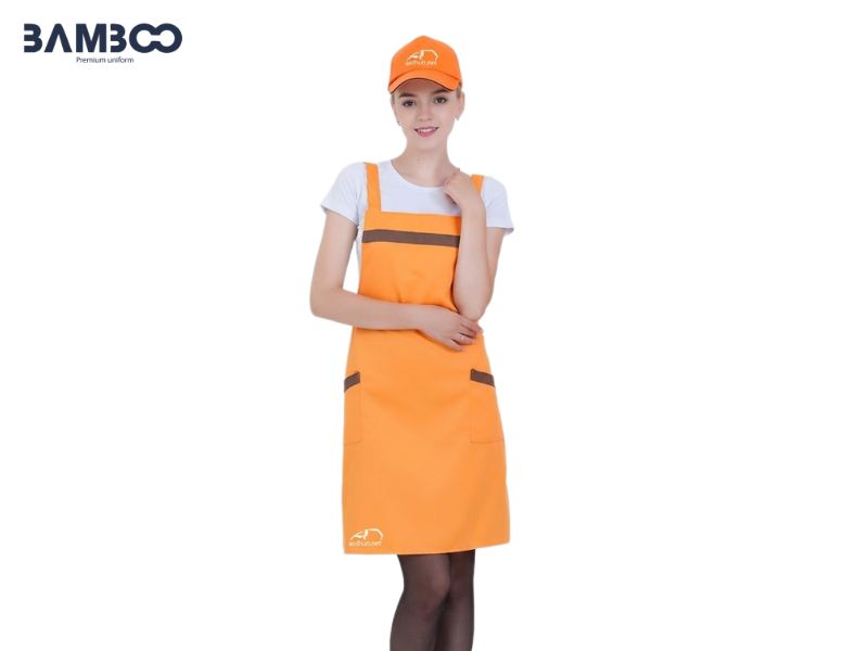 Khi may tạp dề nhà hàng cần chọn vải bền, thiết kế tiện dụng, đồng bộ phụ kiện và gia công chắc chắn&nbsp;