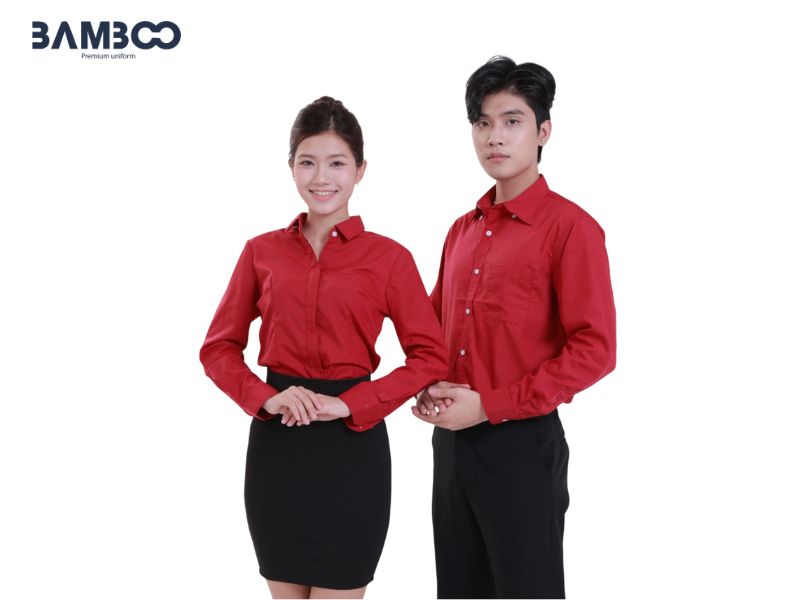 May đồng phục đỏ cần chọn vải thoáng, thiết kế phù hợp, phối màu hài hòa, in may chuẩn