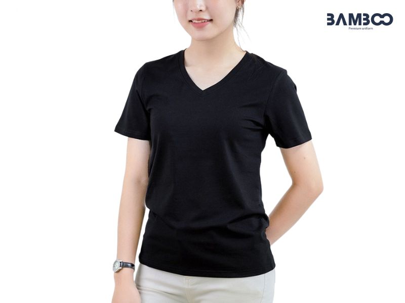 Mẫu áo thun đồng phục cổ tim màu đen