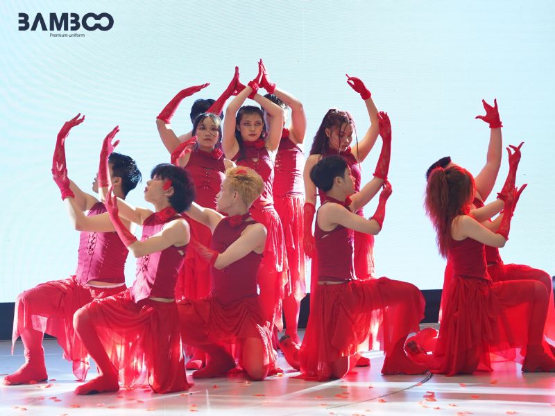 May đồng phục nhóm nhảy ưu tiên chất liệu thoải mái, thiết kế sáng tạo