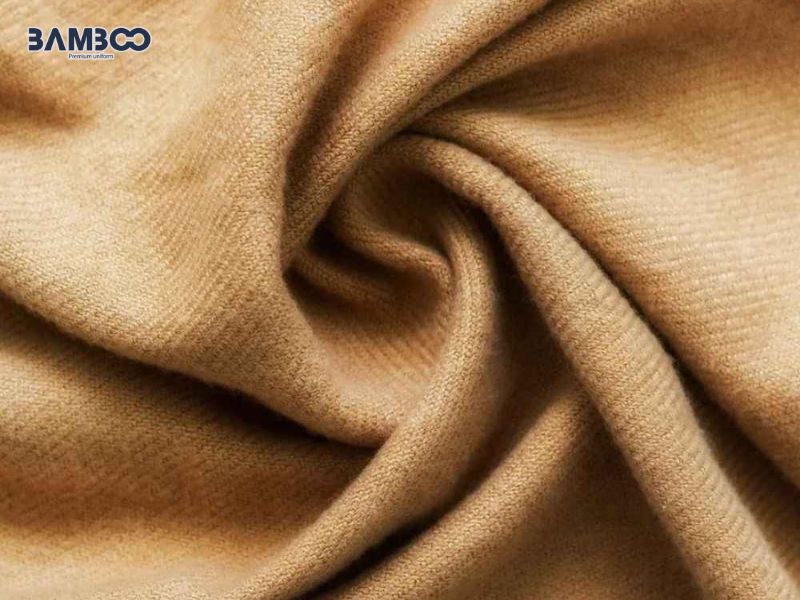 Len cashmere có nguồn gốc từ vùng Kashmir, được làm từ lông tơ dê Cashmere cao cấp