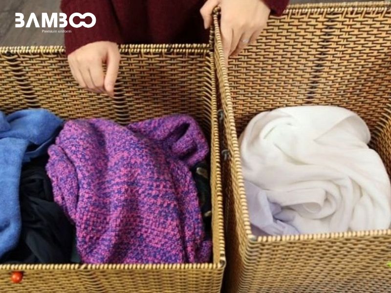 Phân loại áo để tránh ảnh hưởng đến chất lượng sản phẩm trong quá trình làm sạch