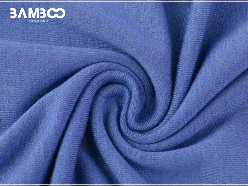 Vải TC gồm loại mỏng thoáng, loại dày giữ form, TC30 bền, TC40 mềm hút ẩm tốt