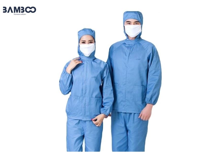 Mẫu đồng phục màu xanh là lựa chọn hàng đầu trong các môi trường yêu cầu vệ sinh nghiêm ngặt và kiểm soát chất lượng khắt khe