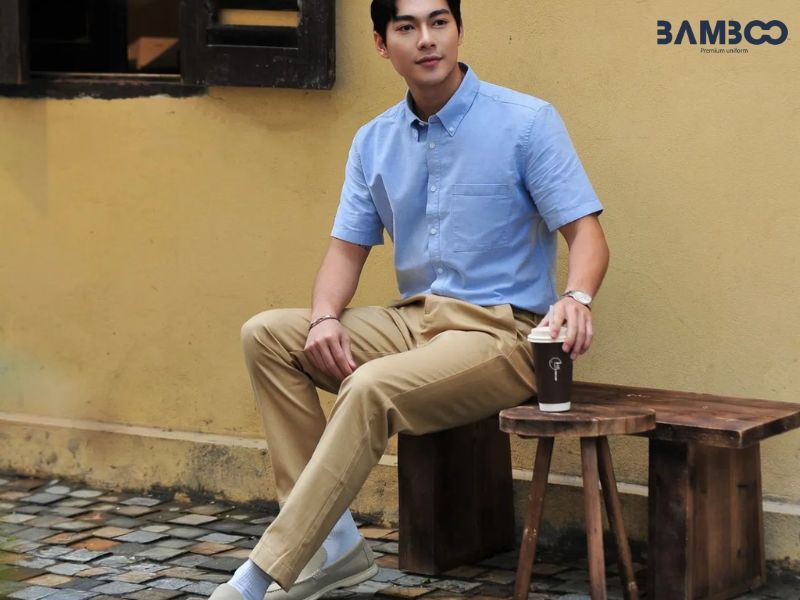 Tất đủ dài để không lộ chân khi ngồi