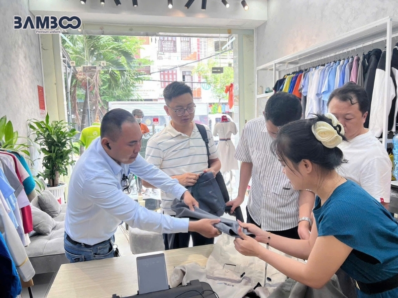 Quy trình may đồng phục Phan Thiết chuyên nghiệp, rõ ràng, đúng mẫu và tiến độ