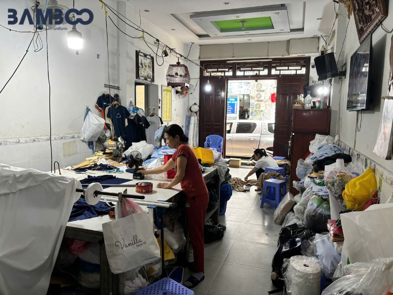 Quy trình đặt may combo đồng phục nhân viên phục vụ màu nâu
