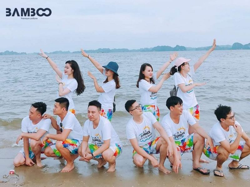 May đồng phục du lịch biển gồm nhiều công đoạn nhằm mang đến sản phẩm hoàn thiện đạt yêu cầu về thiết kế, chất lượng và tiến độ