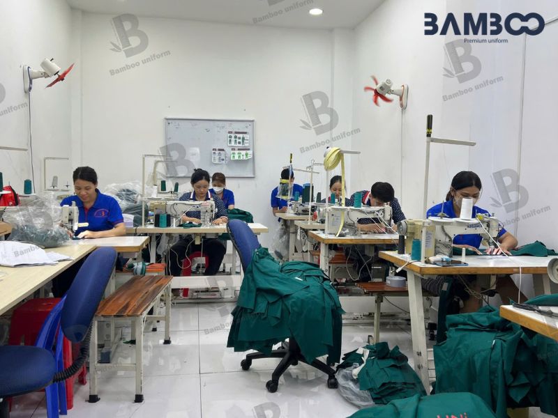Quy trình may vest xanh đen phối nơ khép kín đảm bảo chuẩn đẹp và chất lượng
