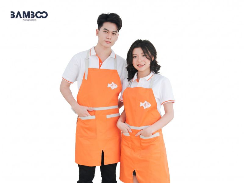 Tạp dề phối màu kết hợp các gam tương phản, tạo điểm nhấn riêng và đồng bộ với nhận diện quán ăn