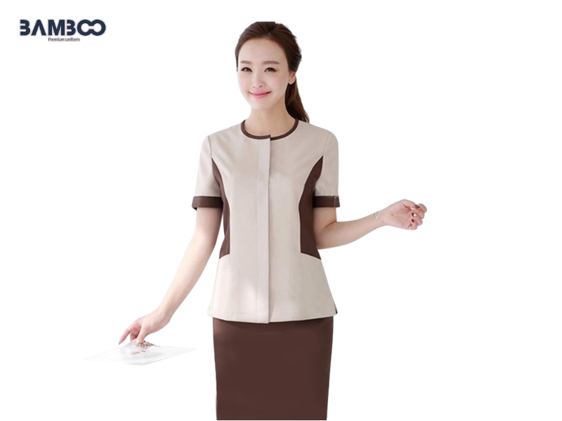 Áo đồng phục spa kết hợp chân váy nâu