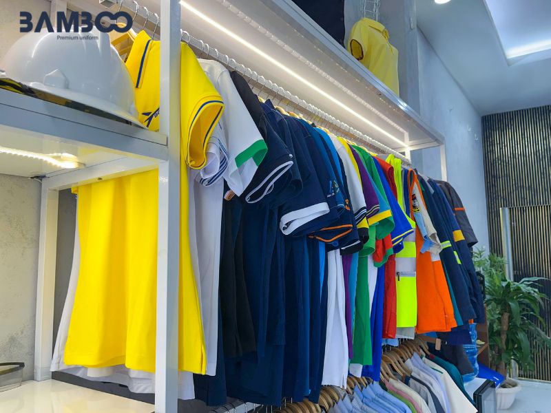 Chọn xưởng may đồng phục uy tín cần xem chất liệu, công nghệ in, thiết kế và cam kết rõ ràng