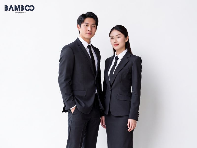 Đồng phục showroom ô tô cần phù hợp từng vị trí, đồng bộ màu sắc, chất liệu, logo và form dáng