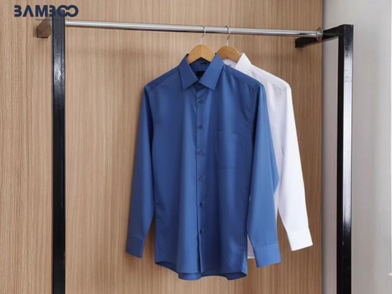 Kỹ thuật treo đồng phục đúng cách là bước cơ bản giúp chống lại nếp nhăn