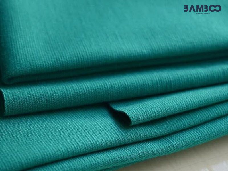 Vải tuyết mưa có khả năng chống nhăn gần như tuyệt đối, dù vò mạnh