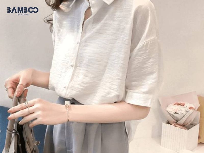 Vải đũi được ứng dụng để may áo sơ mi, váy, quần, đồng phục và nhiều trang phục thời trang