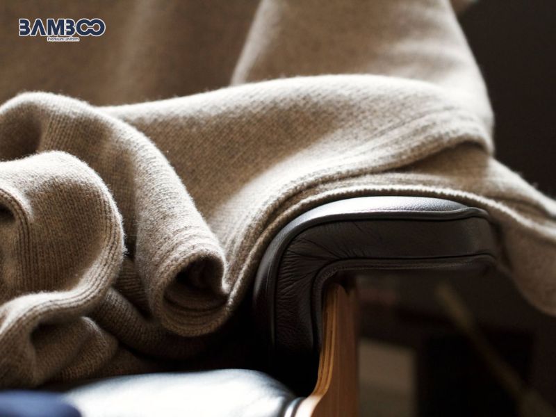 Vải cashmere là chất liệu cao cấp, mềm mại, nhẹ, giữ ấm tốt