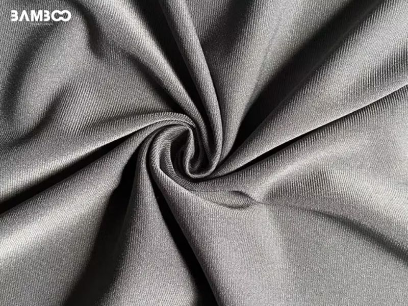 Vải thun lạnh mịn, trơn và mát, dễ chịu khi tiếp xúc trực tiếp với da