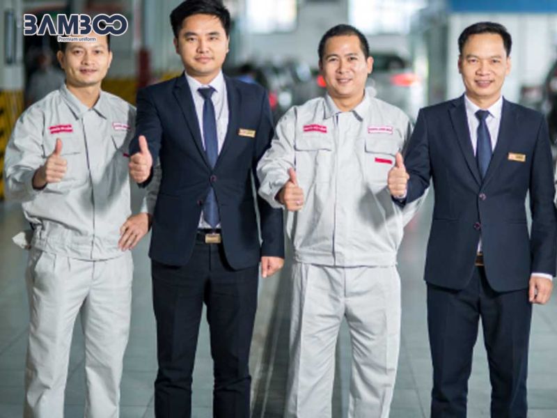 Logo và màu sắc Toyota tạo dấu ấn nhận diện rõ nét, hiện đại, chuyên nghiệp