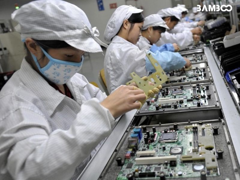 Đồng phục bảo hộ cho công nhân lắp ráp cần đảm bảo an toàn và sự thoải mái