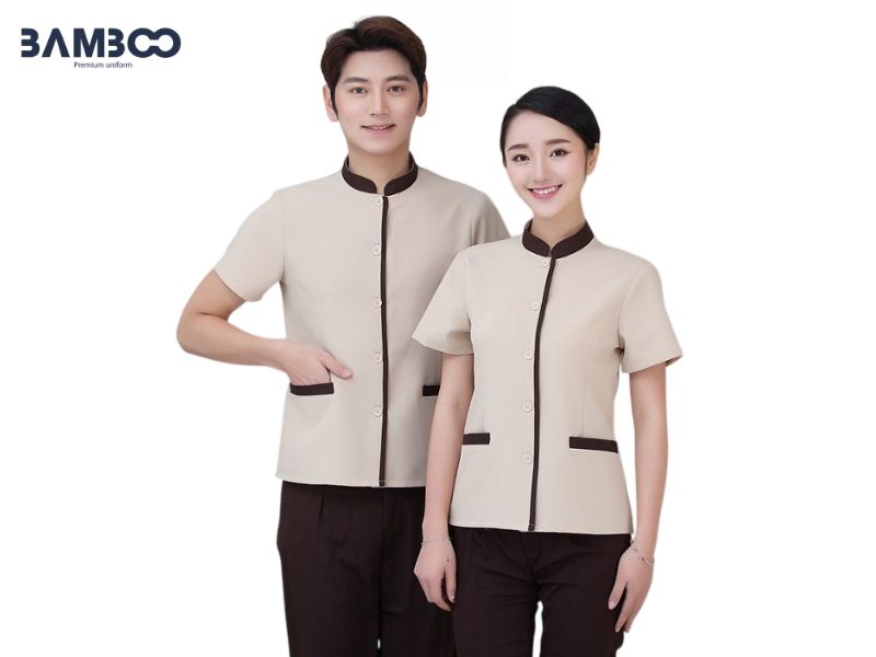 Áo phục vụ trắng sữa phối nâu thoáng mát, lịch sự, chuyên nghiệp