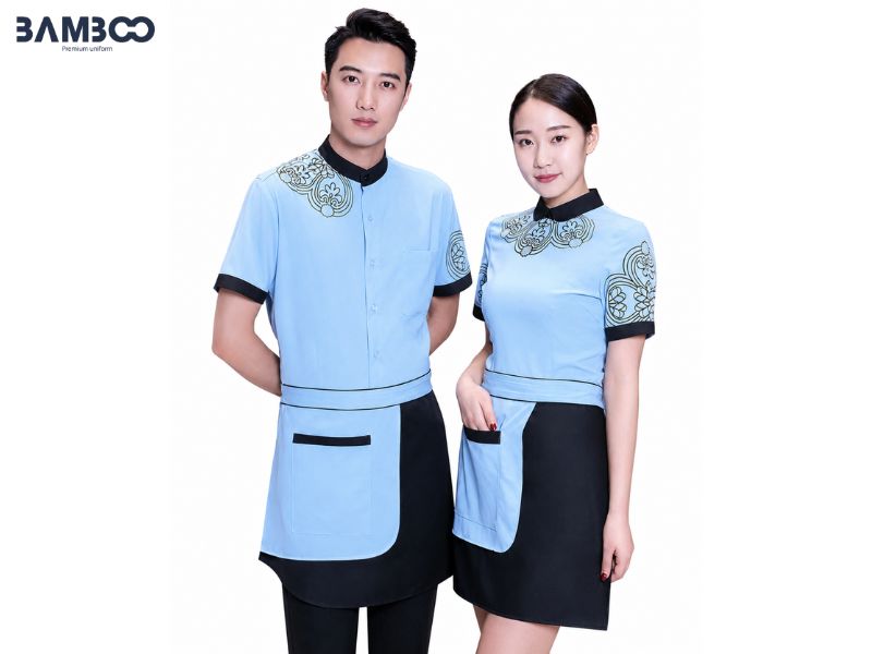 Mẫu áo phục vụ xanh dương nổi bật với thiết kế tinh tế, tiện dụng và chuẩn phong cách chuyên nghiệp