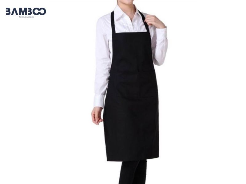 Tạp dề yếm đen nổi bật với thiết kế hiện đại, bền đẹp và phù hợp nhiều lĩnh vực