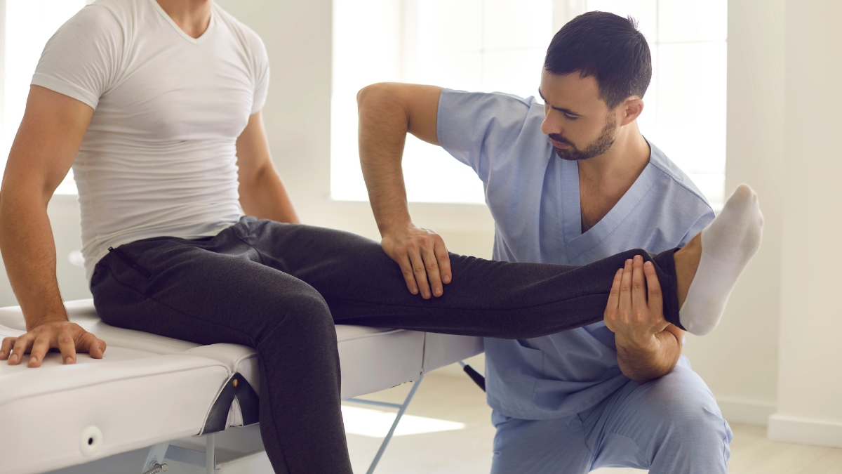 Bị thoái hóa khớp gối nên tập gì? 7 bài tập cho người thoái hóa khớp