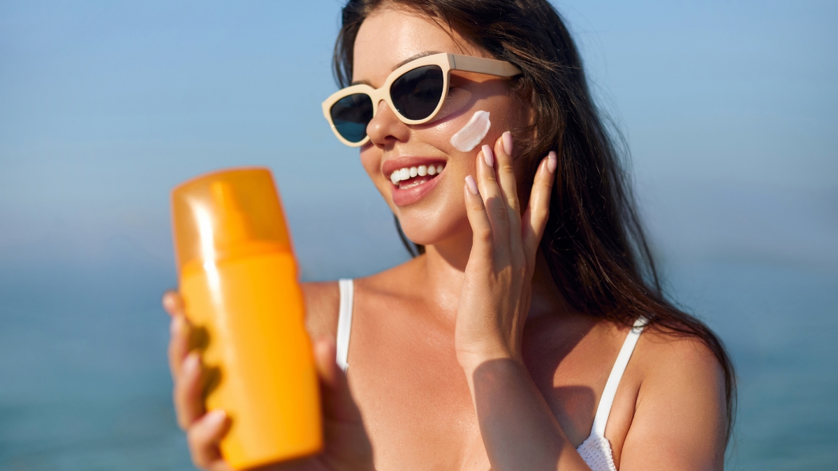 Kem chống nắng phổ rộng là gì? Tại sao được khuyên chọn?
