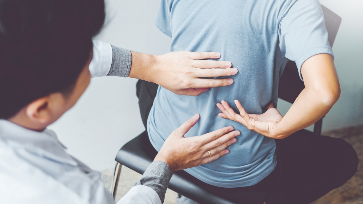 Cách điều trị thoái hóa cột sống thắt lưng hiệu quả, cải thiện từ gốc