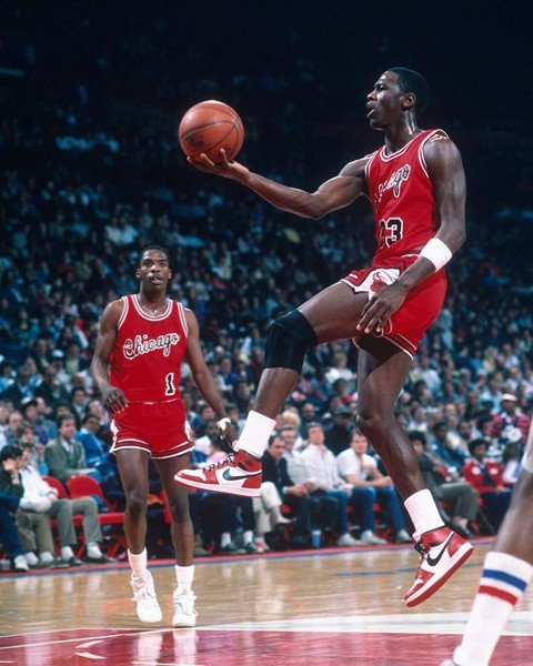 duyetfashion-air-jordan-1-history-2-2bd4740c857d44d0a536c22c9446bc34-grande.jpg?v=1616747512195