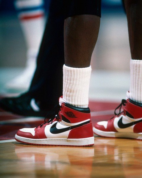 duyetfashion-air-jordan-1-history-3-1ed89b2856144955a581eab95c3b050f-grande.jpg?v=1616748129487
