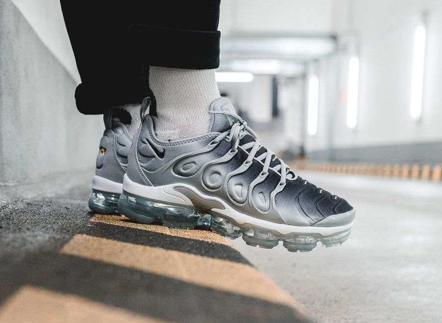vapormax plus gray