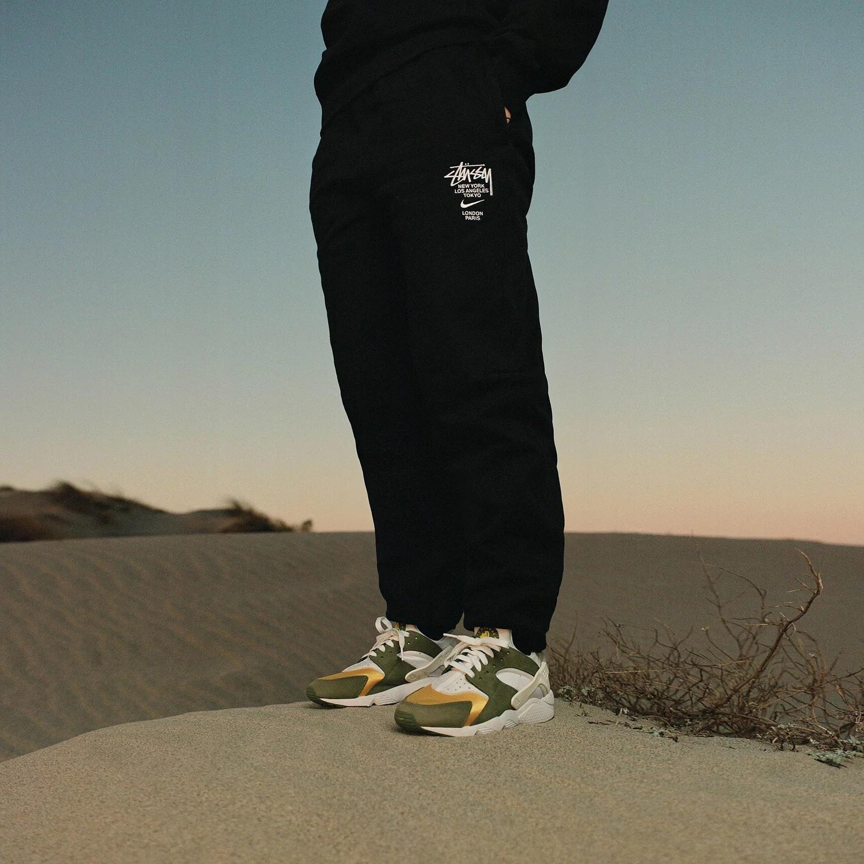 Stussy x Nike Air Huarache LE 'Dark Olive' 2021 | Duyet Fashion