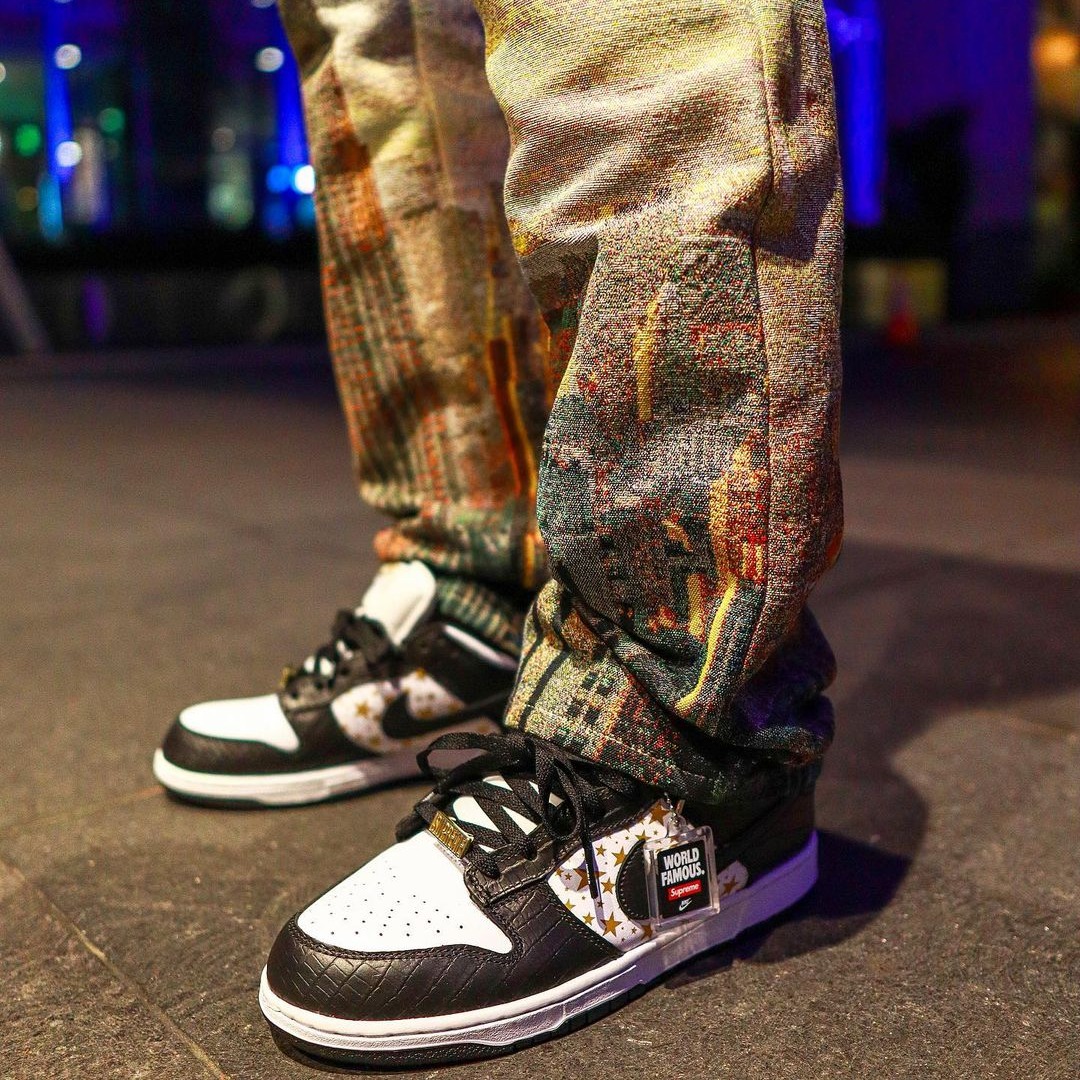 supreme nike dunk black
