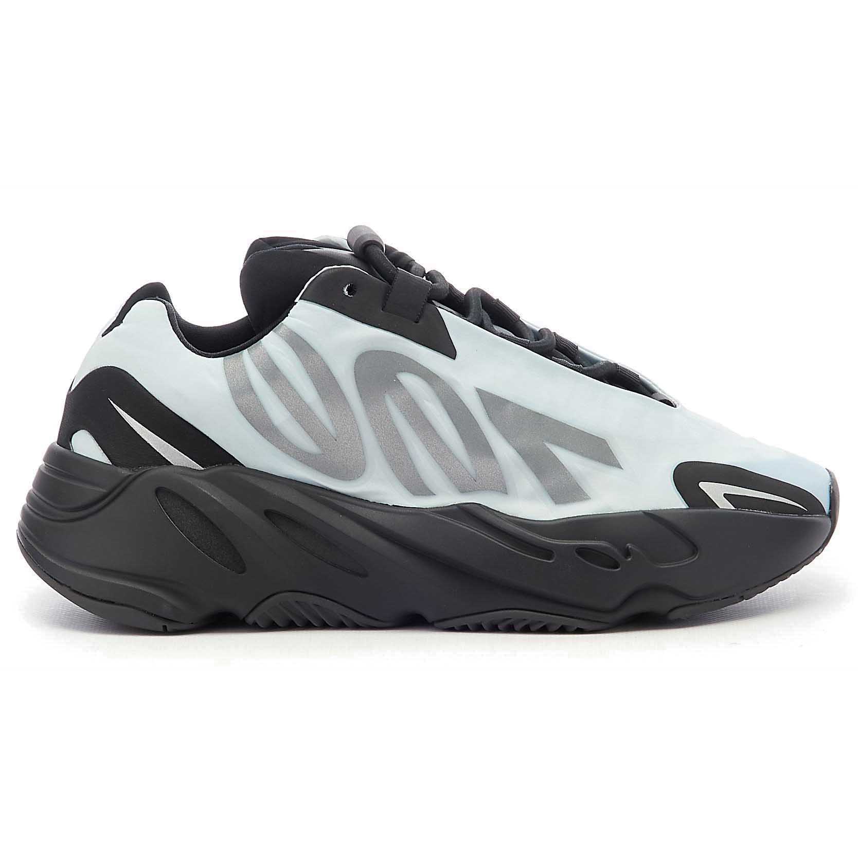 yeezy boost 700 mint