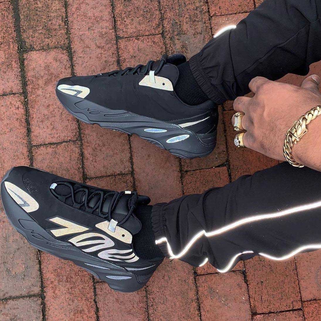 Duyetfashion Yeezy 700 Triple Black Yeezy 700 MNVN 'Triple Black' Duyet Fashion Duyetfashion Yeezy 700 Triple Black Yeezy 700 MNVN 'Triple Black' Duyet Fashion