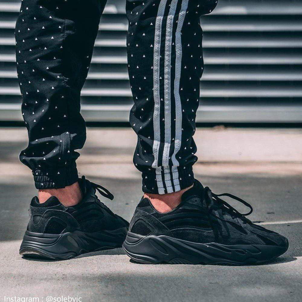 Adidas Yeezy Boost 700 V2 'Vanta' | Duyet Fashion Adidas Yeezy Boost 700 V2 'Vanta' | Duyet Fashion