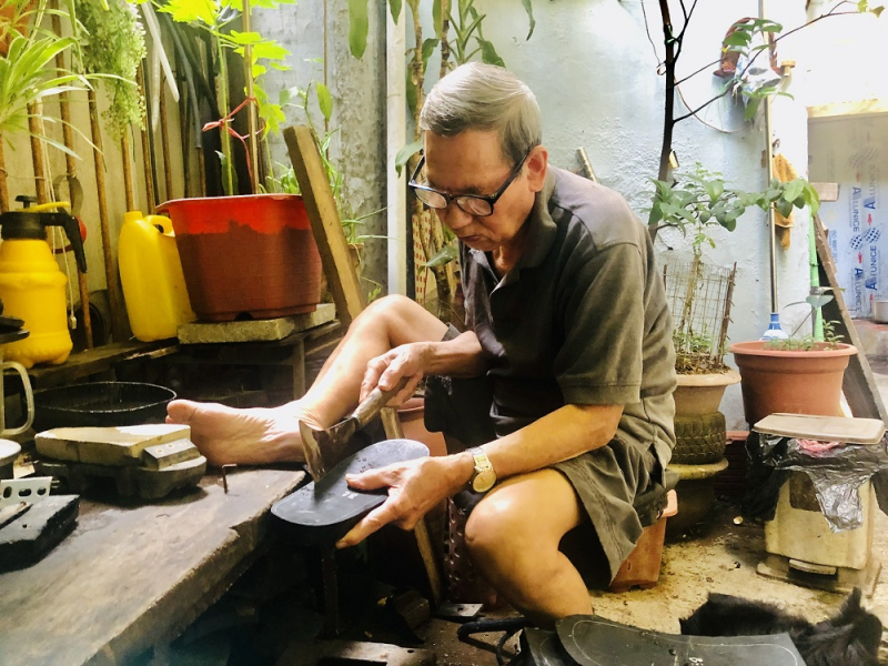 Sợi chỉ nghề mỏng mảnh…