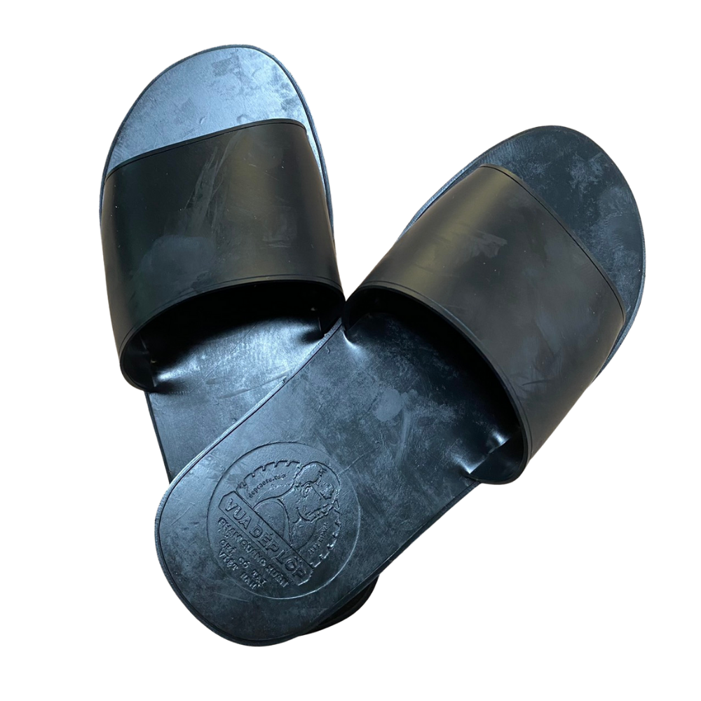 Để kết nối với thiên nhiên, ngôi nhà có nhiều tấm kính lớn Để kết nối với thiên nhiên, ngôi nhà có nhiều tấm kính lớn