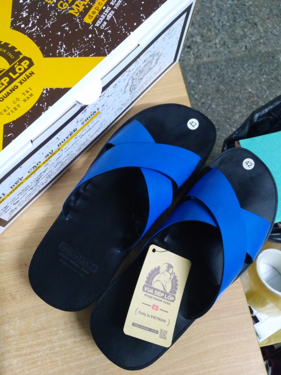 Hà Nội tiêm vắc-xin Covid-19 diện rộng, hơn 1000 người xếp hàng đến nửa đêm chờ đến lượt Hà Nội tiêm vắc-xin Covid-19 diện rộng, hơn 1000 người xếp hàng đến nửa đêm chờ đến lượt