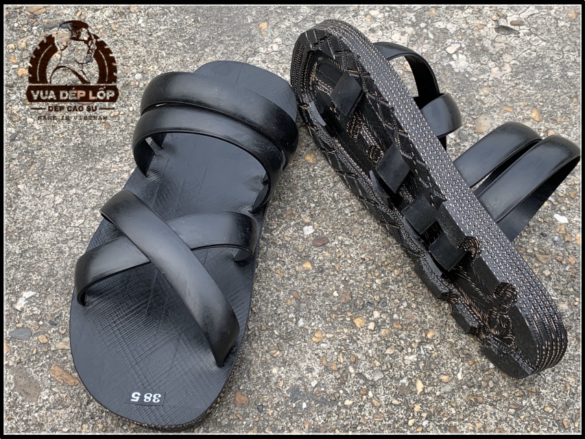 Bé trai rơi từ tầng 22 chung cư Goldmark City, mẹ gào khóc 'sao con lại dại dột như vậy'