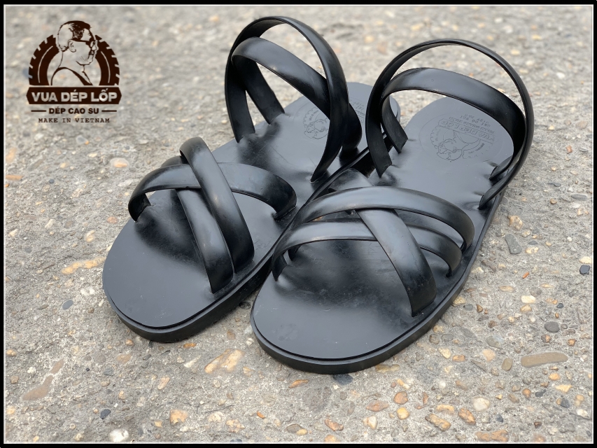 Hà Nội: Ca dương tính tăng mạnh, người dân lùng mua thuốc kháng vi rút phòng bị