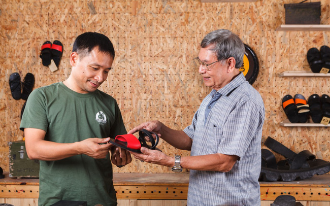 VUA DÉP LỐP: COVID-19 DÌM CŨNG KHÔNG CHÌM VUA DÉP LỐP: COVID-19 DÌM CŨNG KHÔNG CHÌM