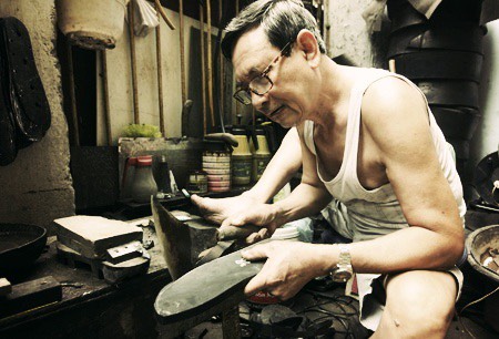 Đến với nơi duy nhất ở Hà Nội còn làm 'đôi dép Bác Hồ' Đến với nơi duy nhất ở Hà Nội còn làm 'đôi dép Bác Hồ'