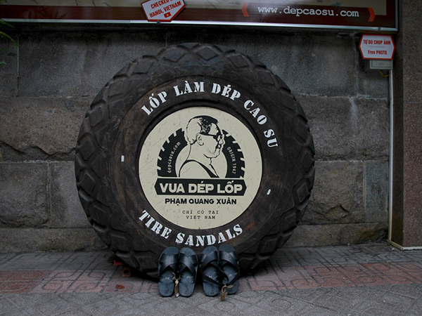 Vua dép lốp: Thương hiệu độc đáo mang bản sắc Việt