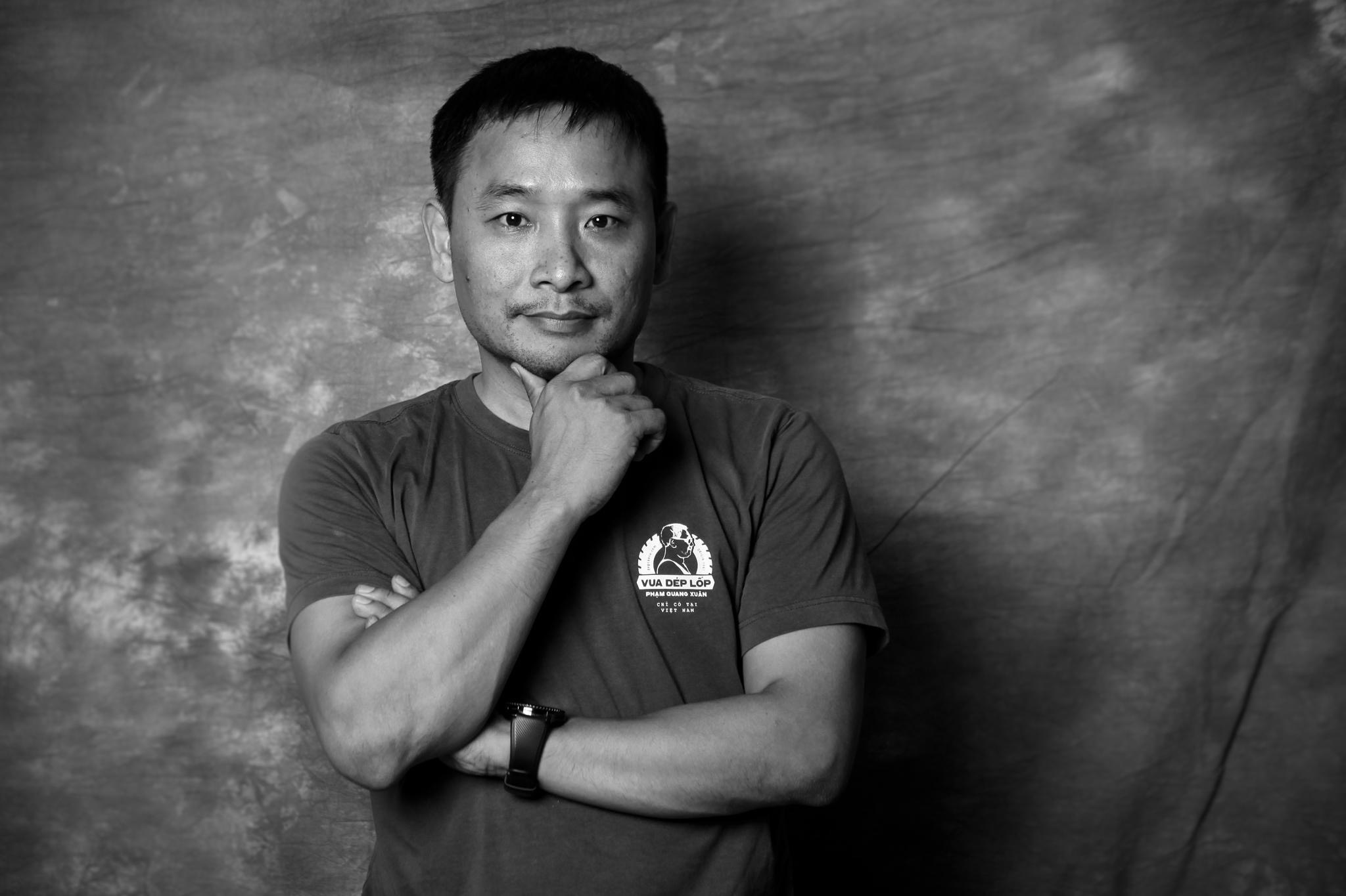 Bỏ việc lương ngàn đô la về làm nghề dép lốp Bỏ việc lương ngàn đô la về làm nghề dép lốp