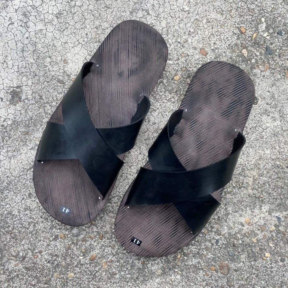 ĐÔI DÉP BÁC HỒ - LỐI SỐNG GIẢN DỊ ĐÔI DÉP BÁC HỒ - LỐI SỐNG GIẢN DỊ